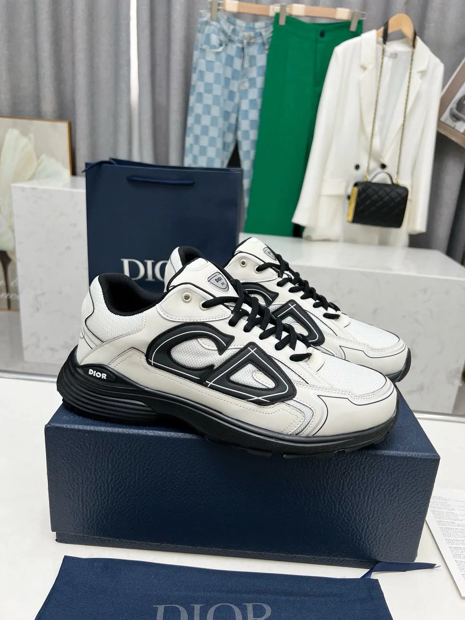Dior B30
