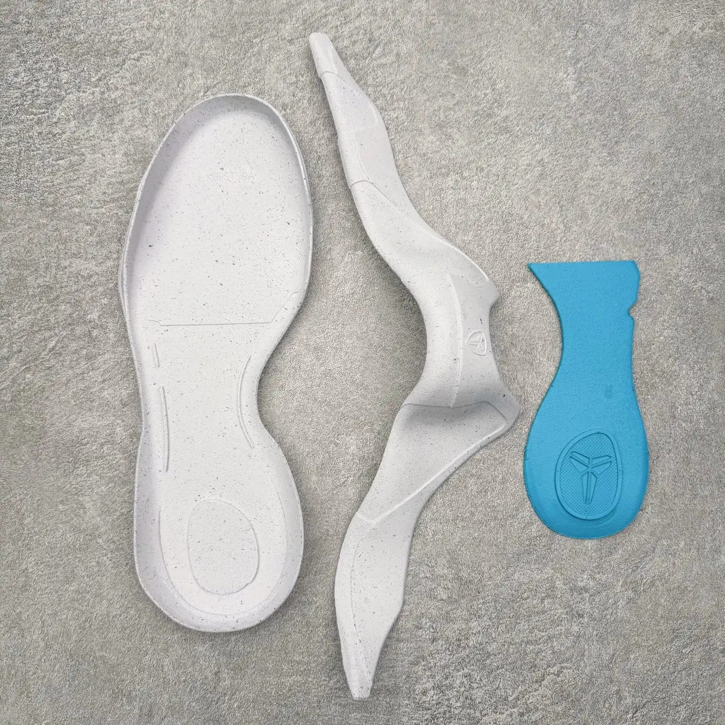 Kobe 9 Basketball Shoes - Image 10