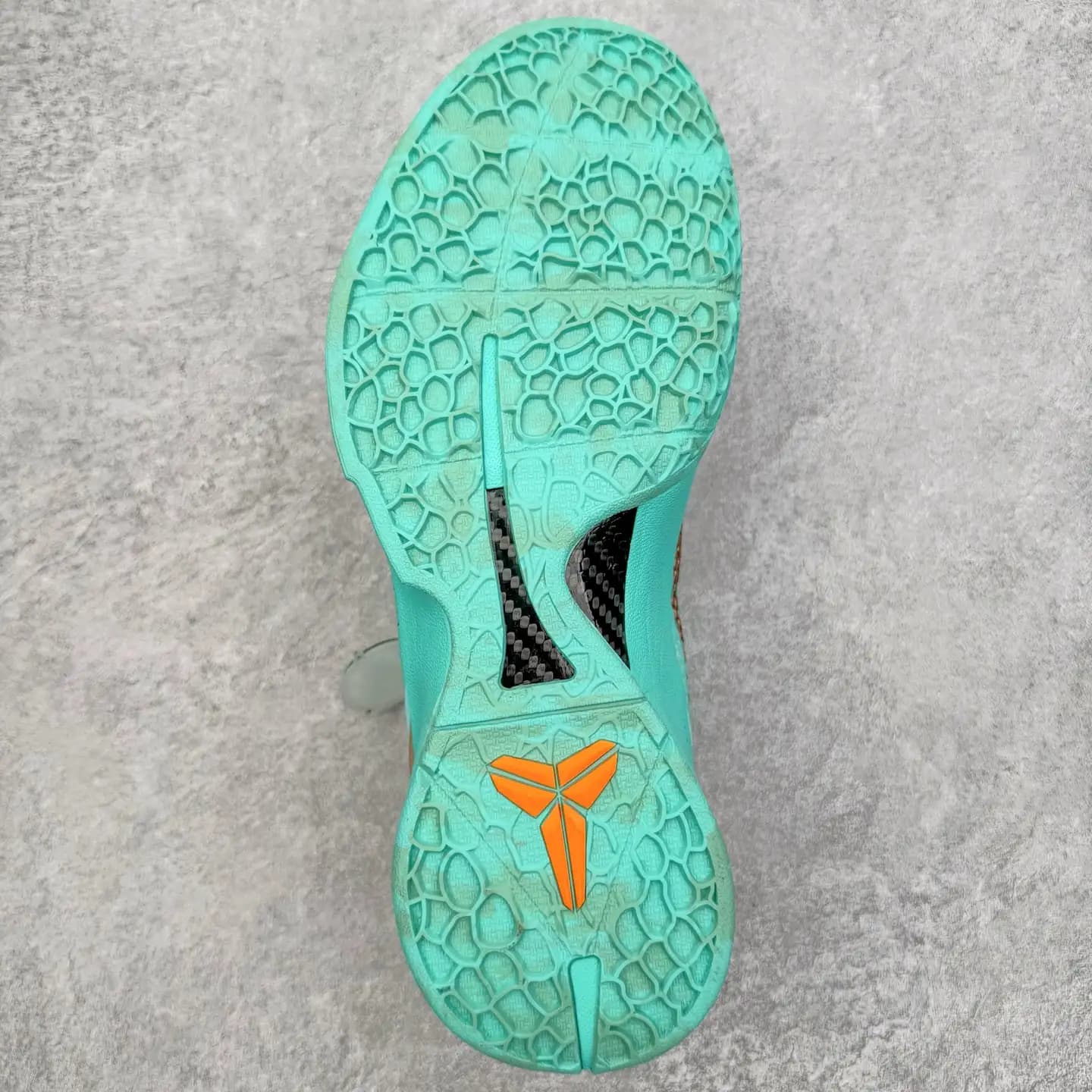 Kobe 6 Basketball Shoes - Image 3