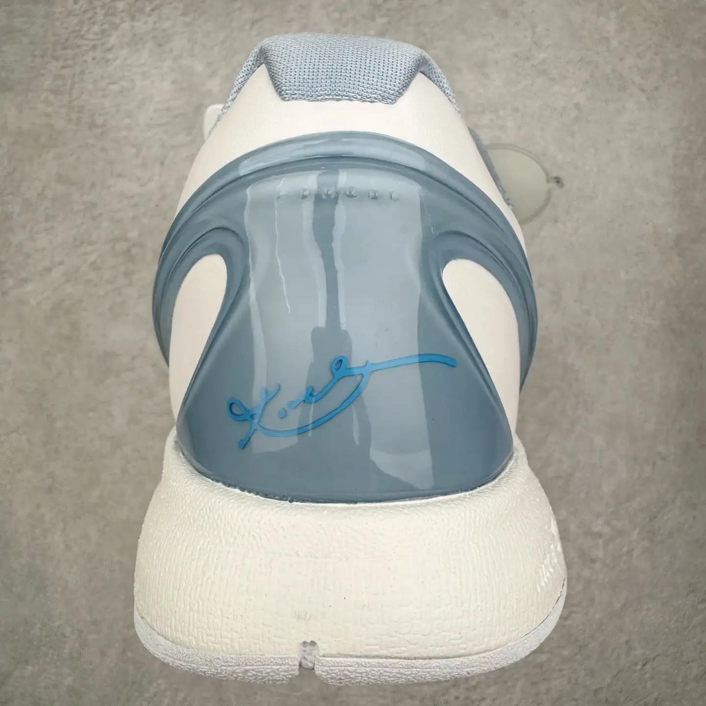 Kobe 6 Basketball Shoes - Image 4