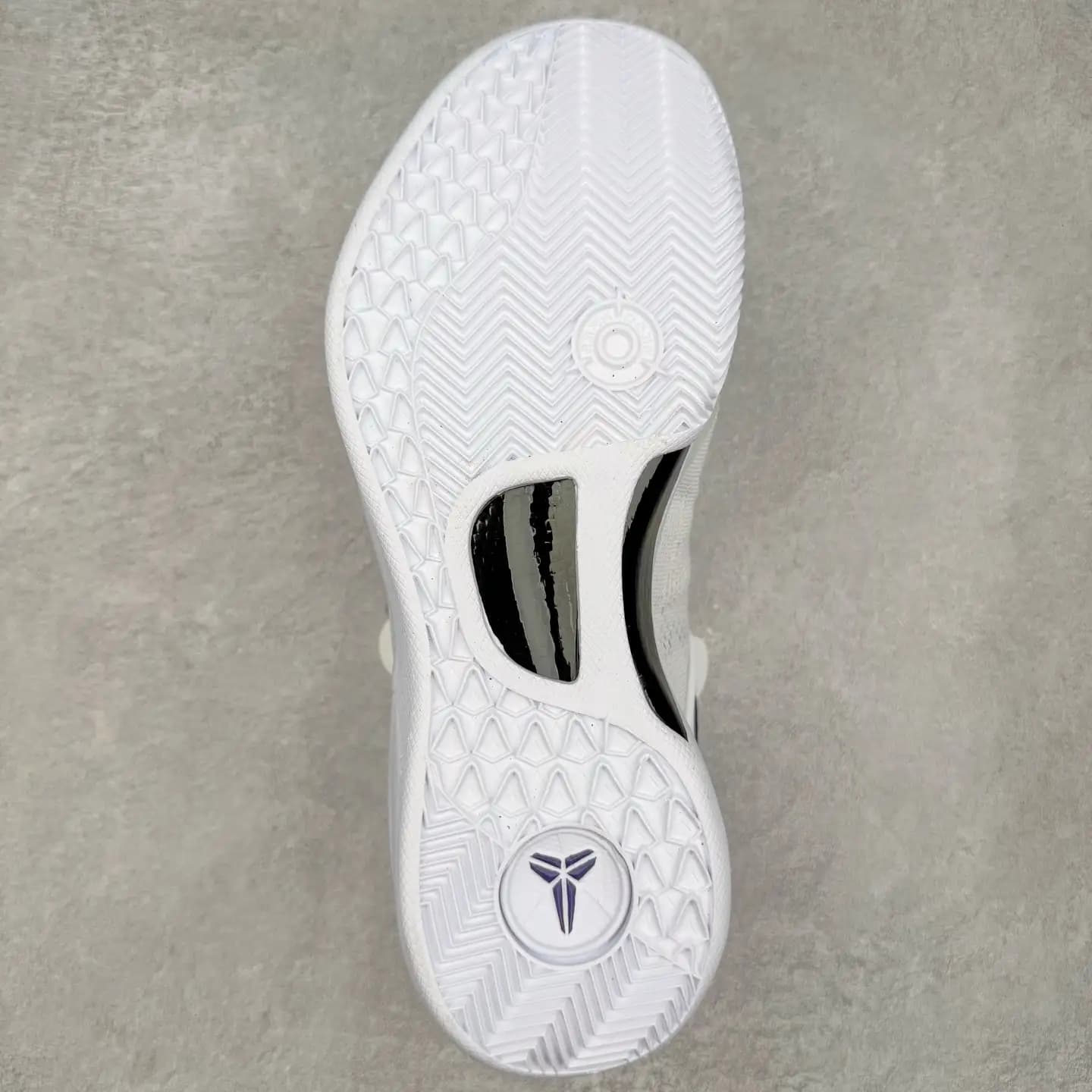 Kobe 8 Basketball Shoes - Image 5