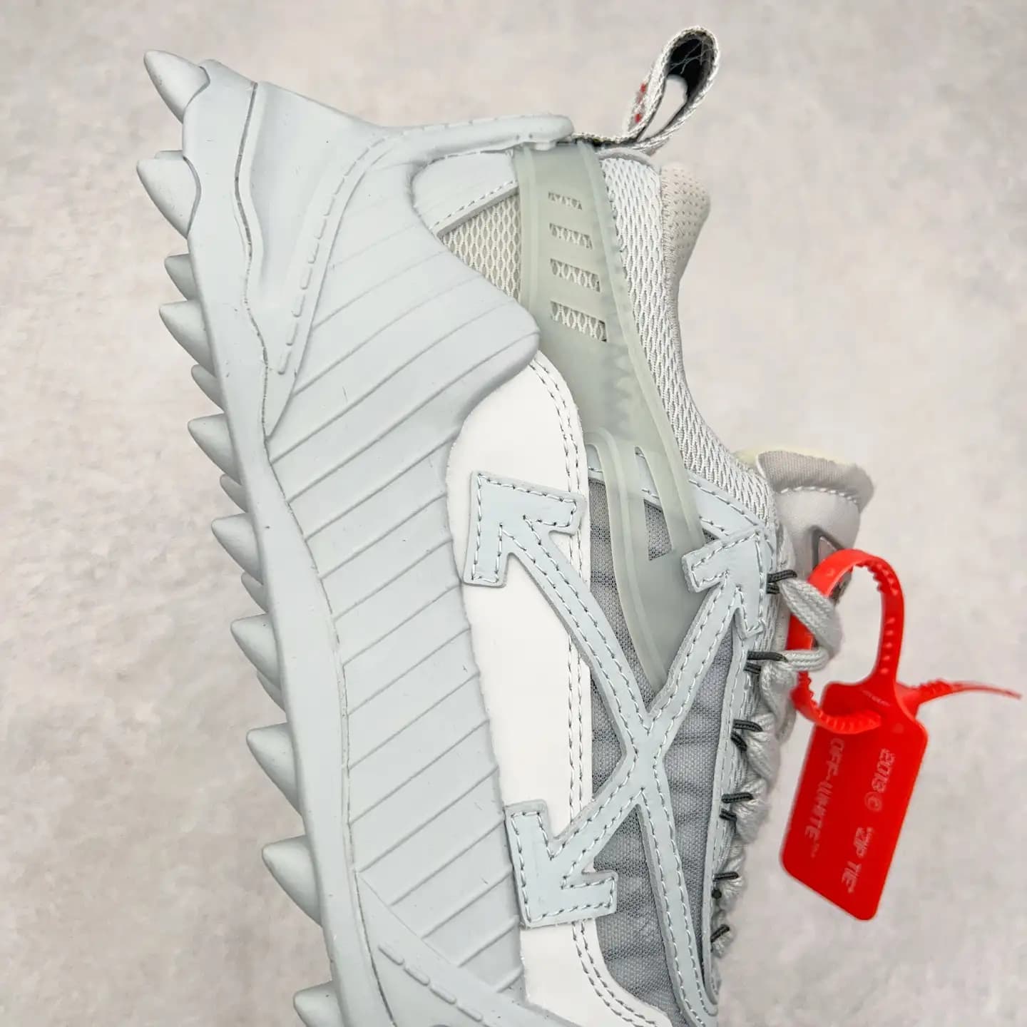 Off-White ODSY Sneakers - Image 3