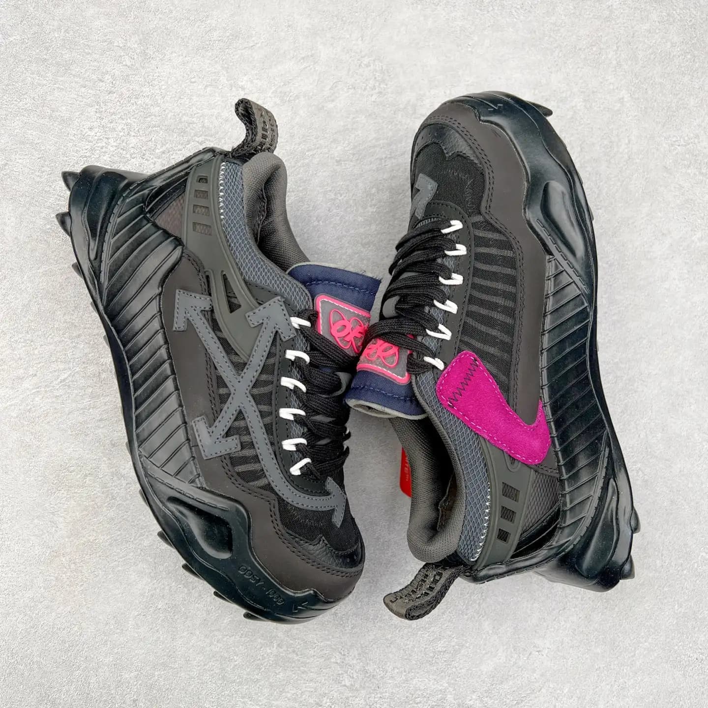 Off-White ODSY Sneakers - Image 3