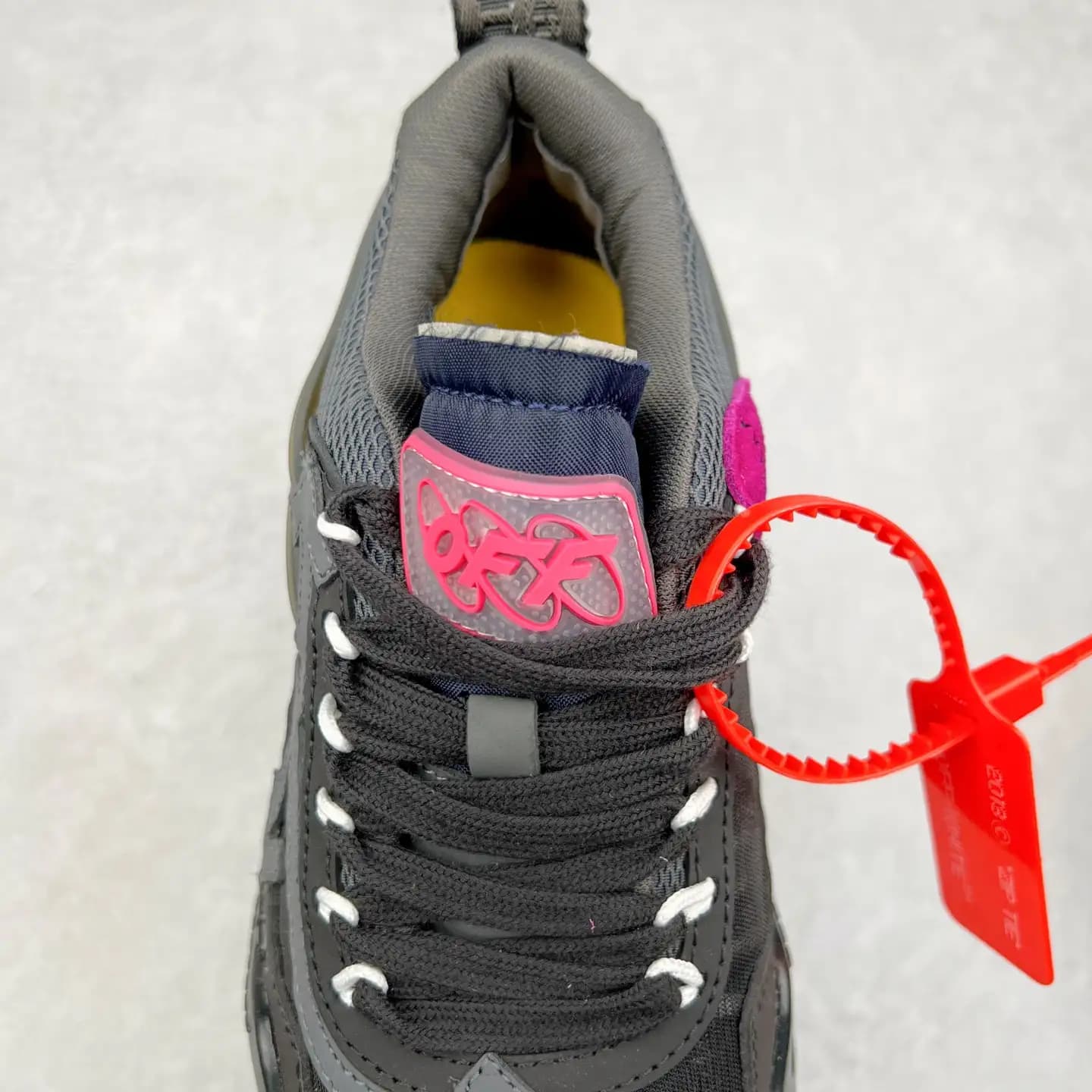 Off-White ODSY Sneakers - Image 7