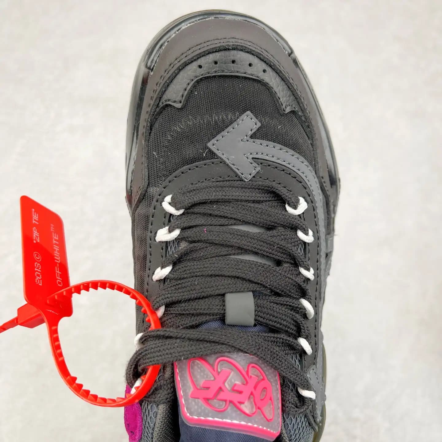 Off-White ODSY Sneakers - Image 9