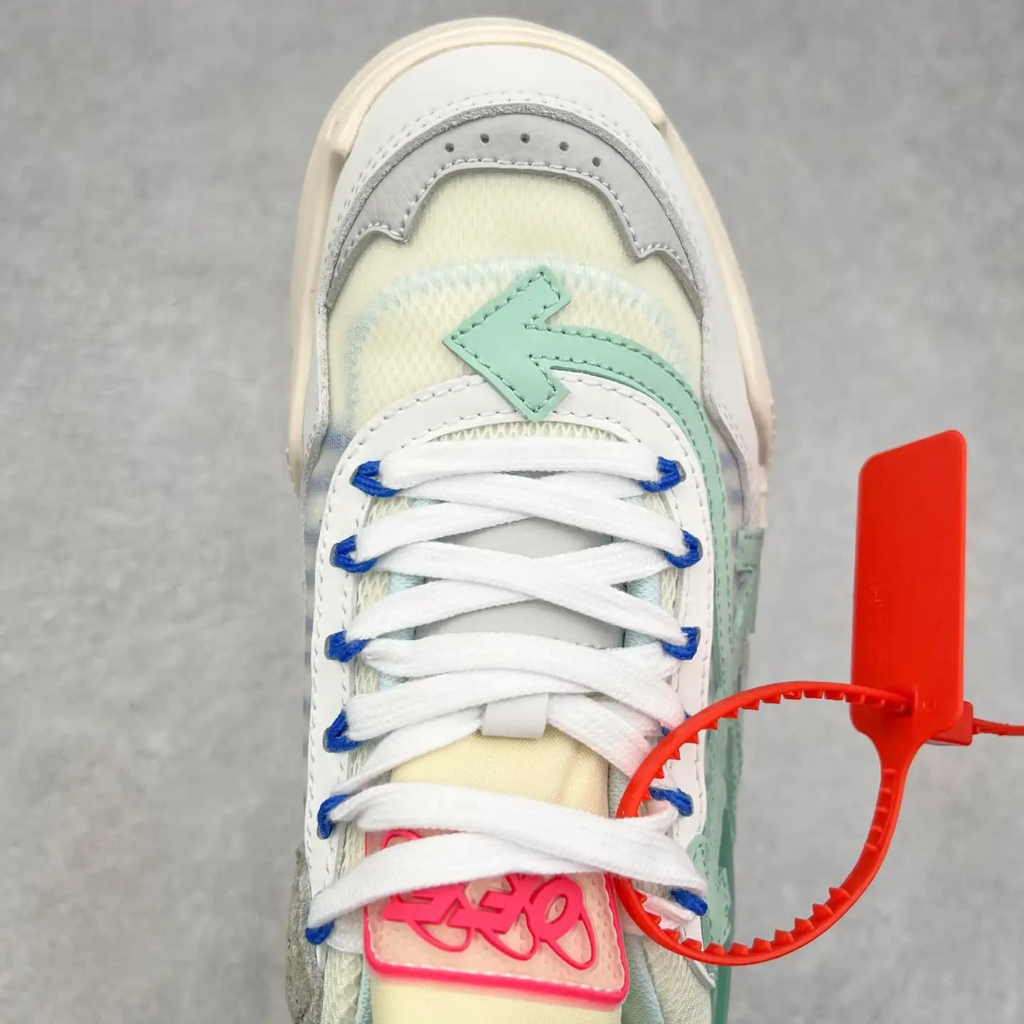 Off-White ODSY Sneakers - Image 9