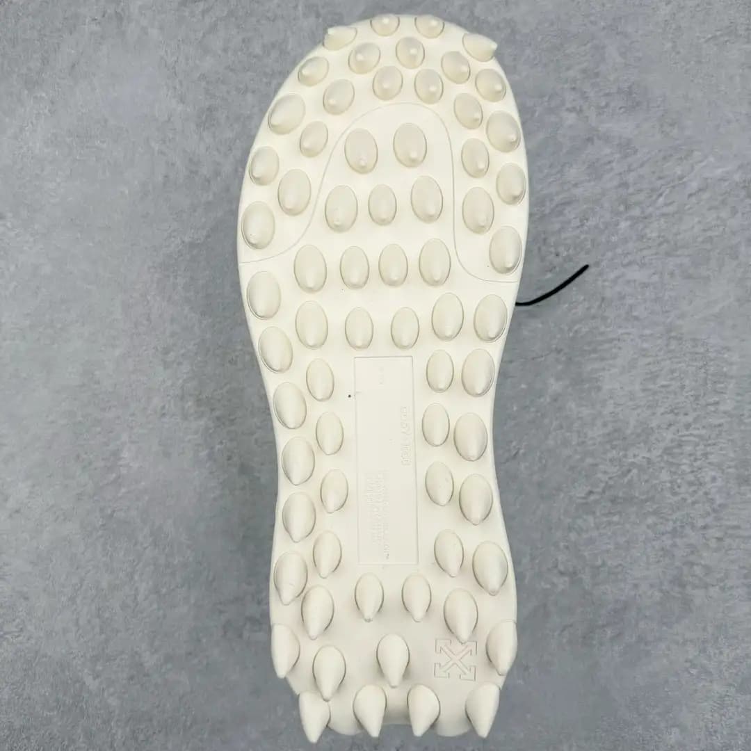 Off-White ODSY Sneakers - Image 3