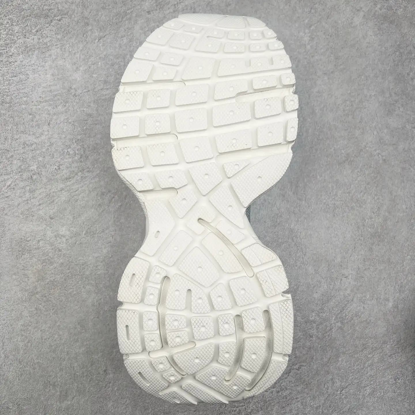 Balenciaga 3XL Sneakers - Image 2