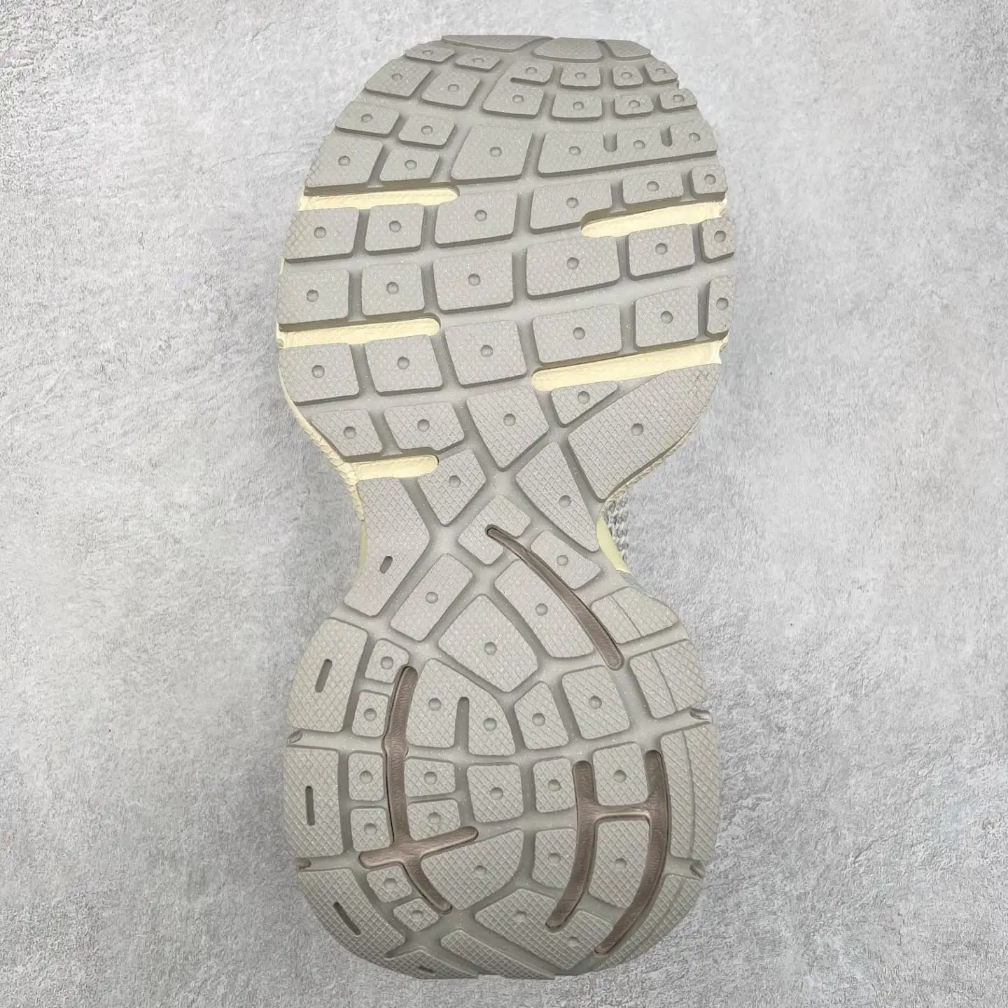 Balenciaga 3XL Sneakers - Image 5