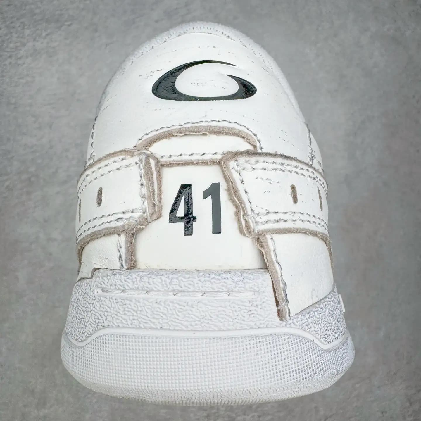 Balenciaga Hamptons Worn-Out Sneakers - Image 6