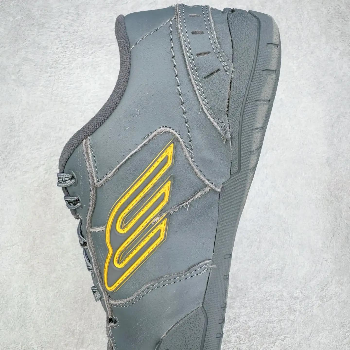 Balenciaga Hamptons Worn-Out Sneakers - Image 5