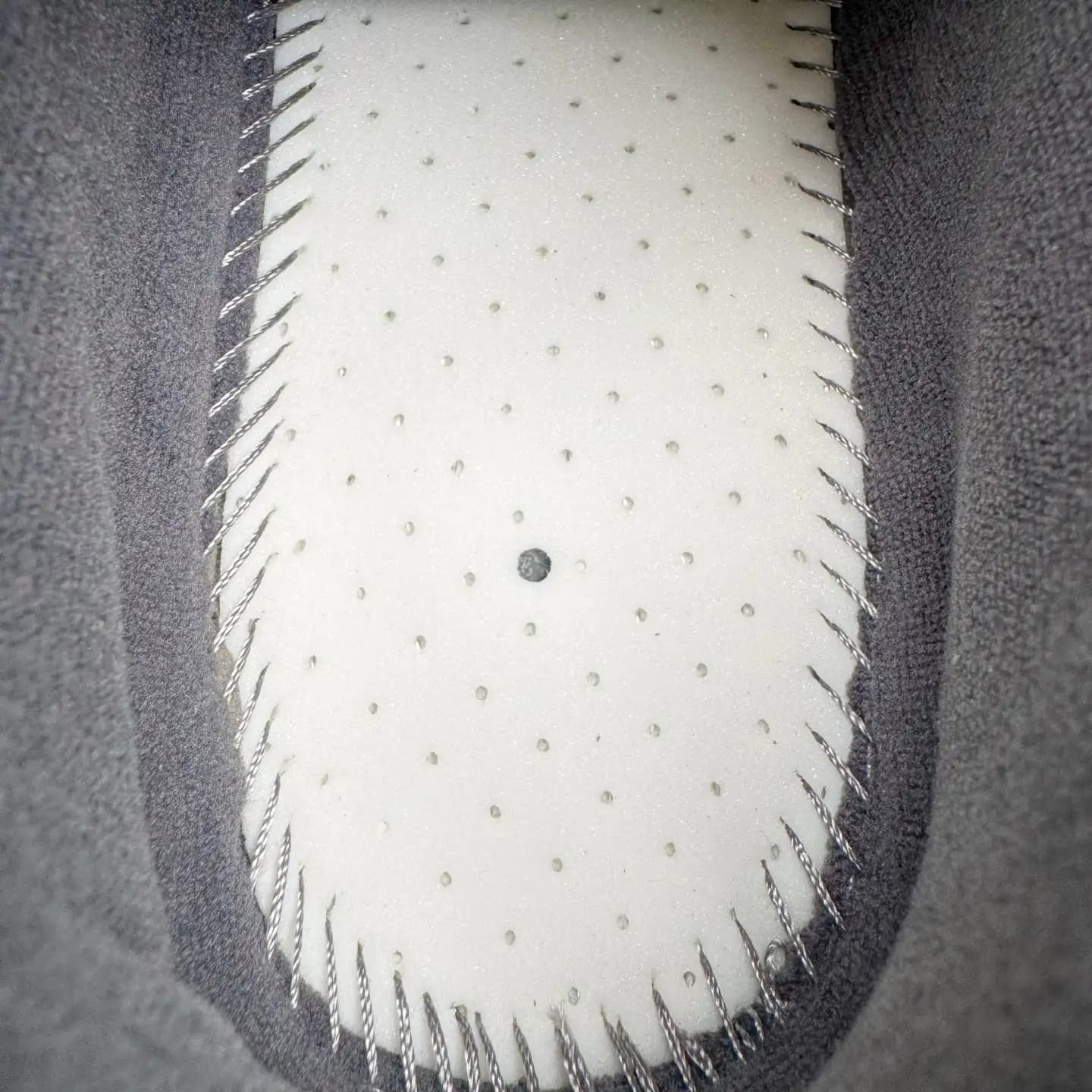 Balenciaga Hamptons Worn-Out Sneakers - Image 9