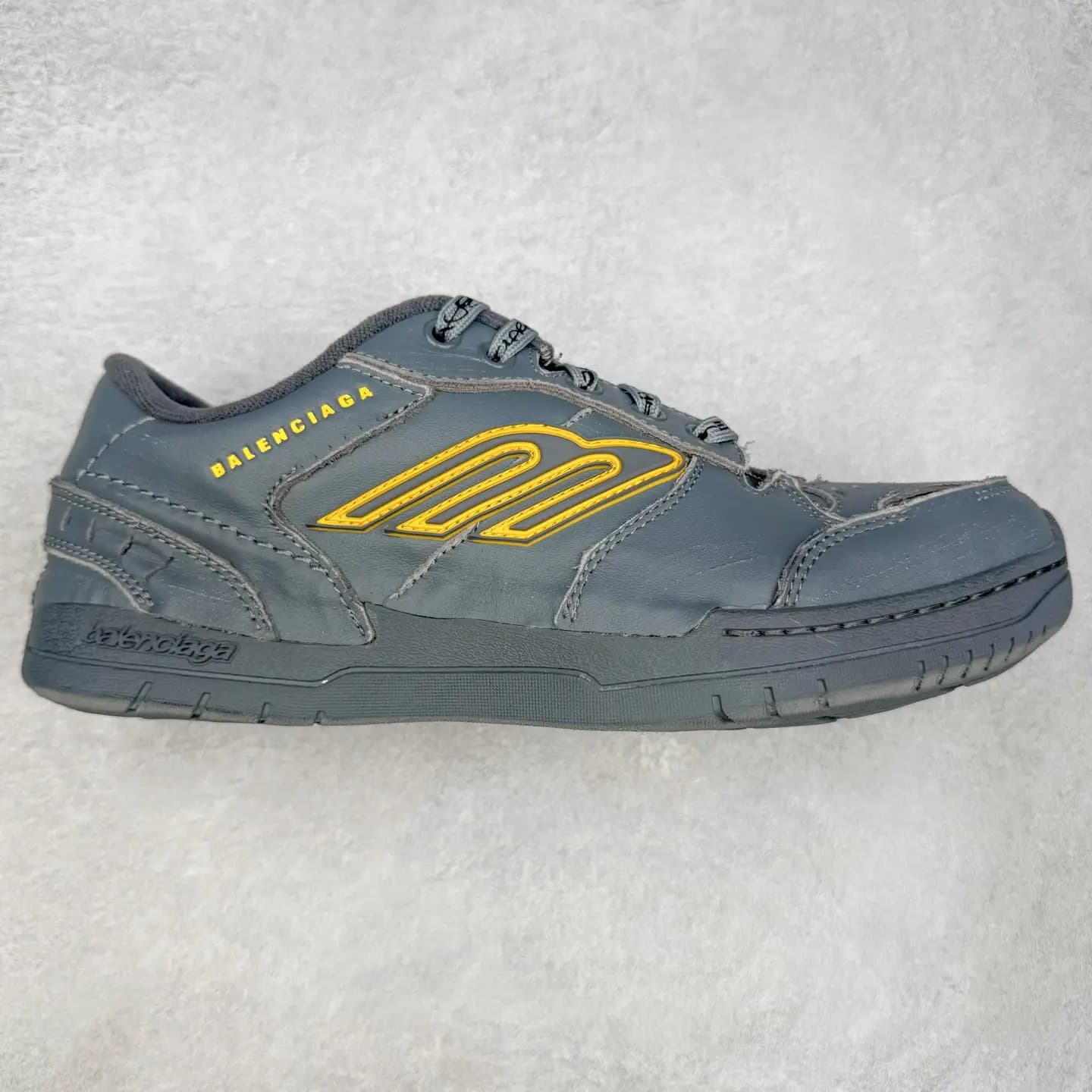 Balenciaga Hamptons Worn-Out Sneakers