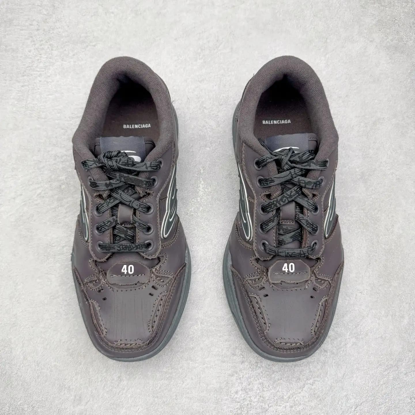 Balenciaga Hamptons Worn-Out Sneakers - Image 2