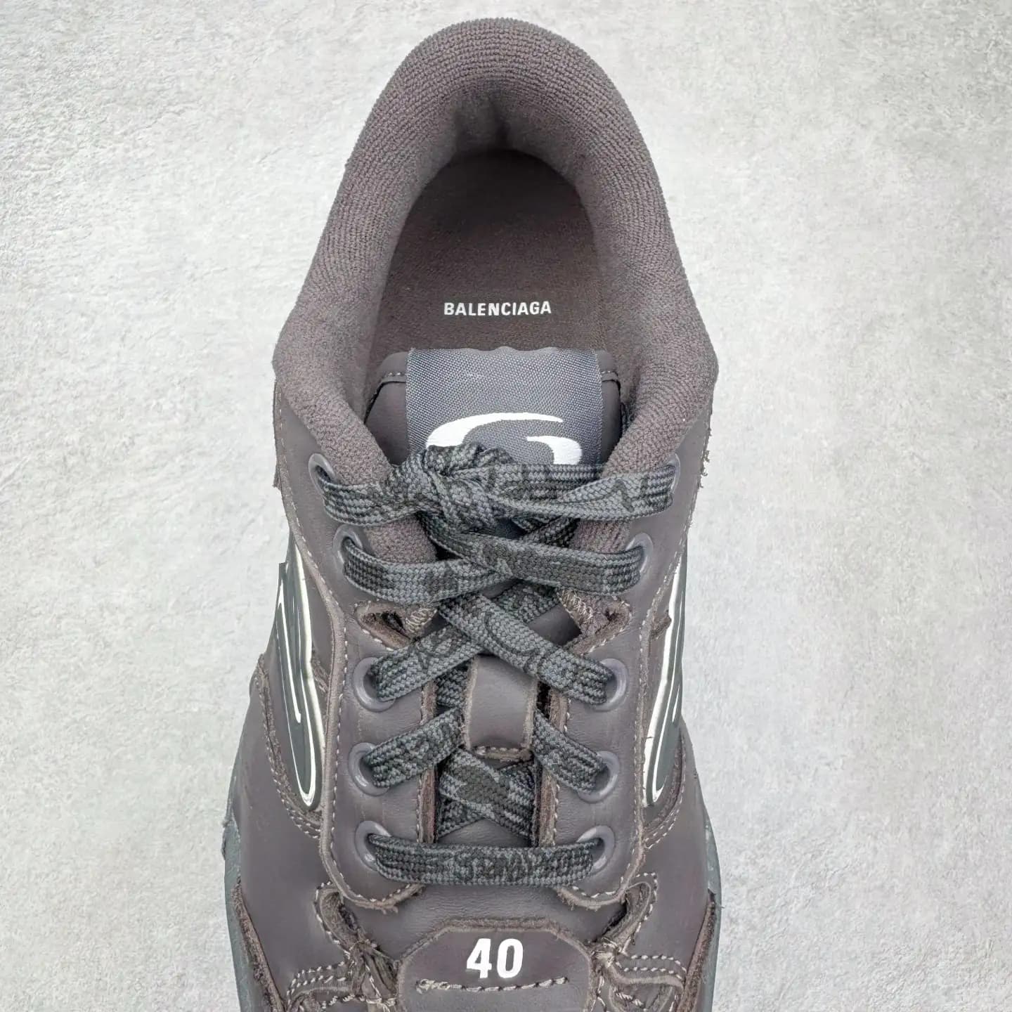 Balenciaga Hamptons Worn-Out Sneakers - Image 6