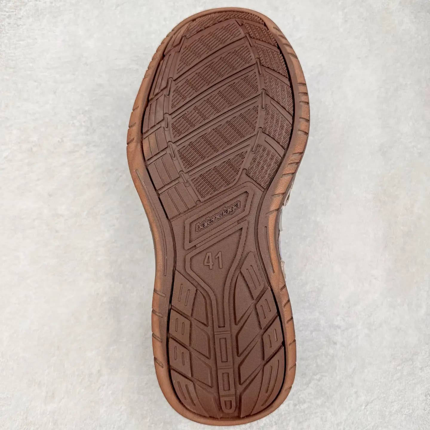Balenciaga Hamptons Worn-Out Sneakers - Image 3