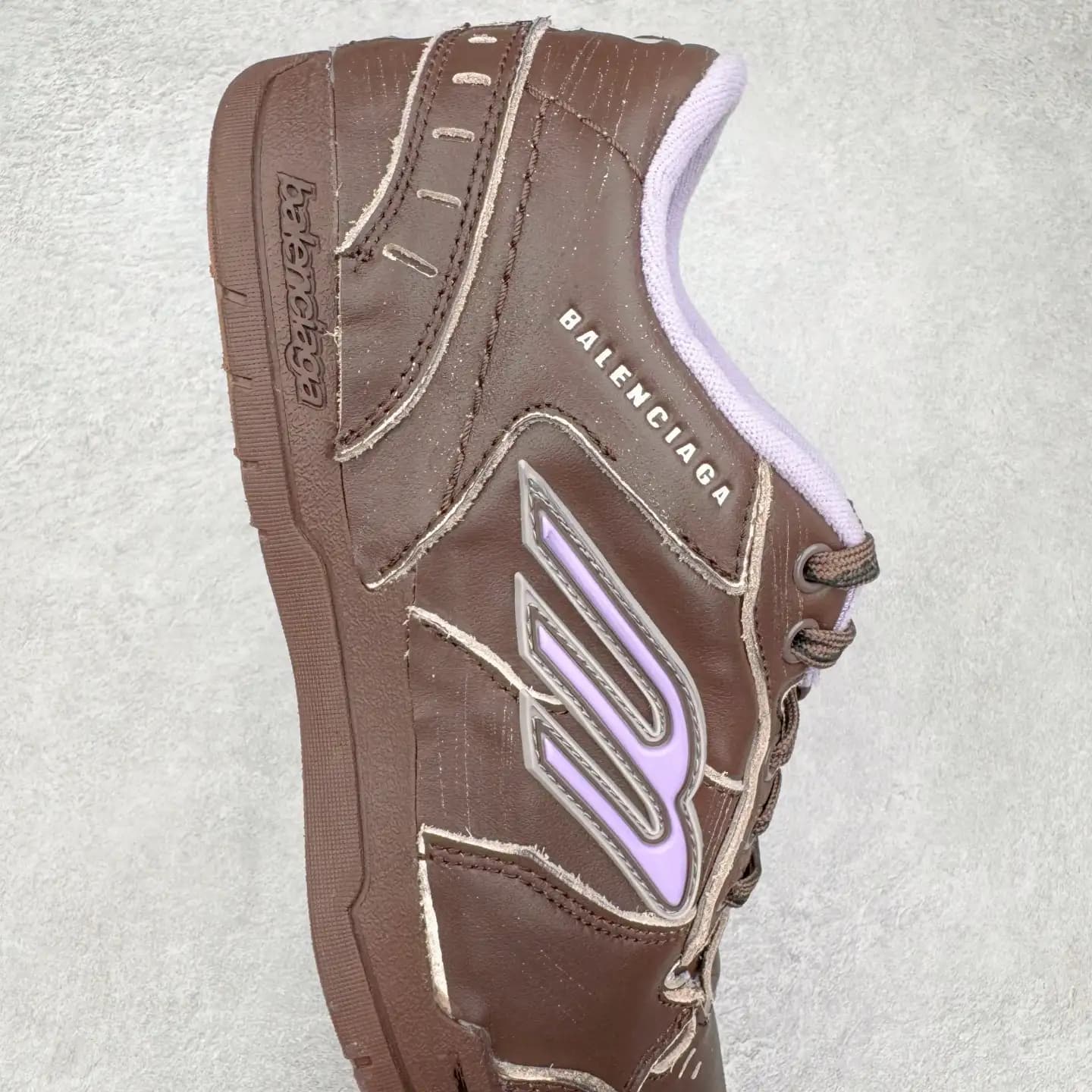 Balenciaga Hamptons Worn-Out Sneakers - Image 5