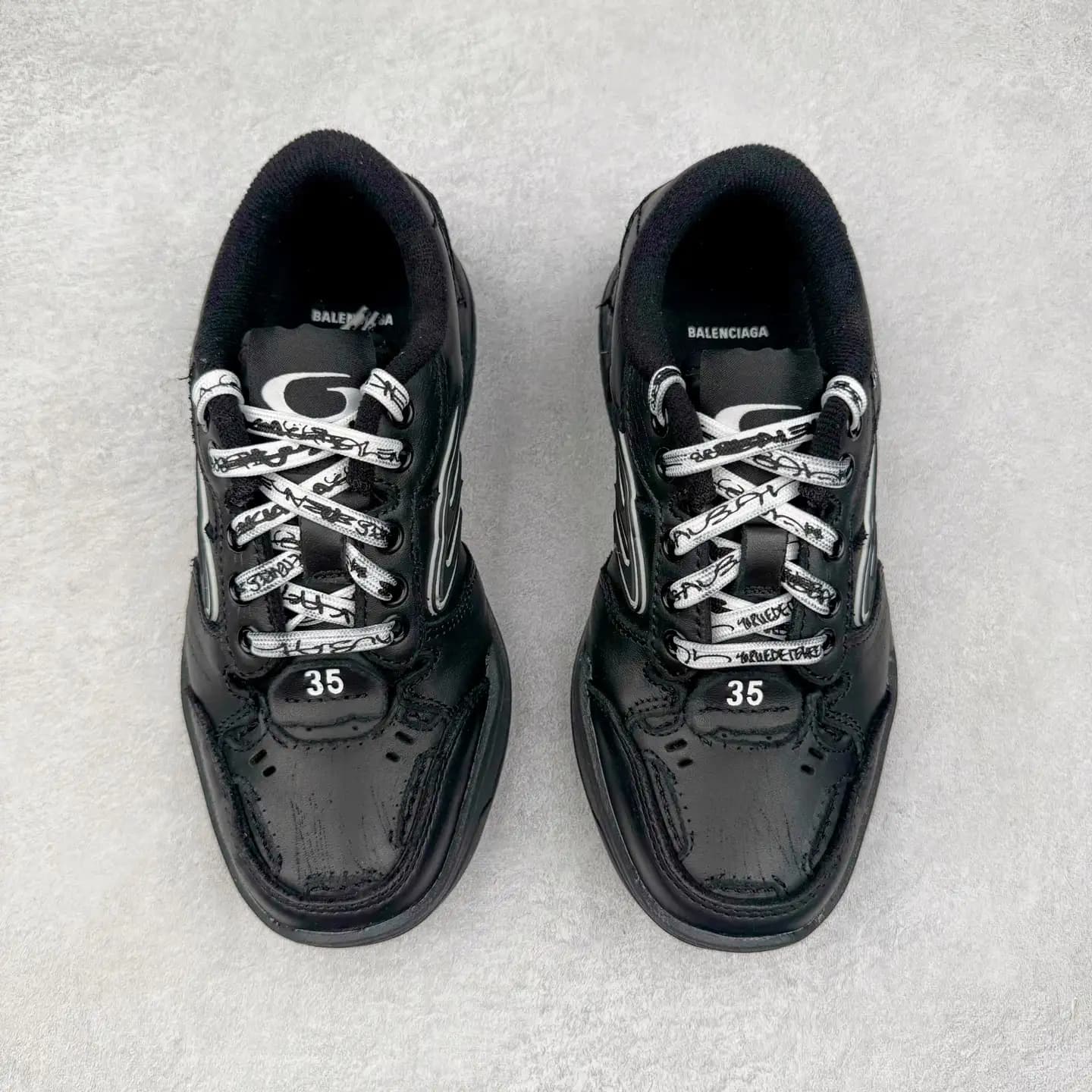 Balenciaga Hamptons Worn-Out Sneakers - Image 7