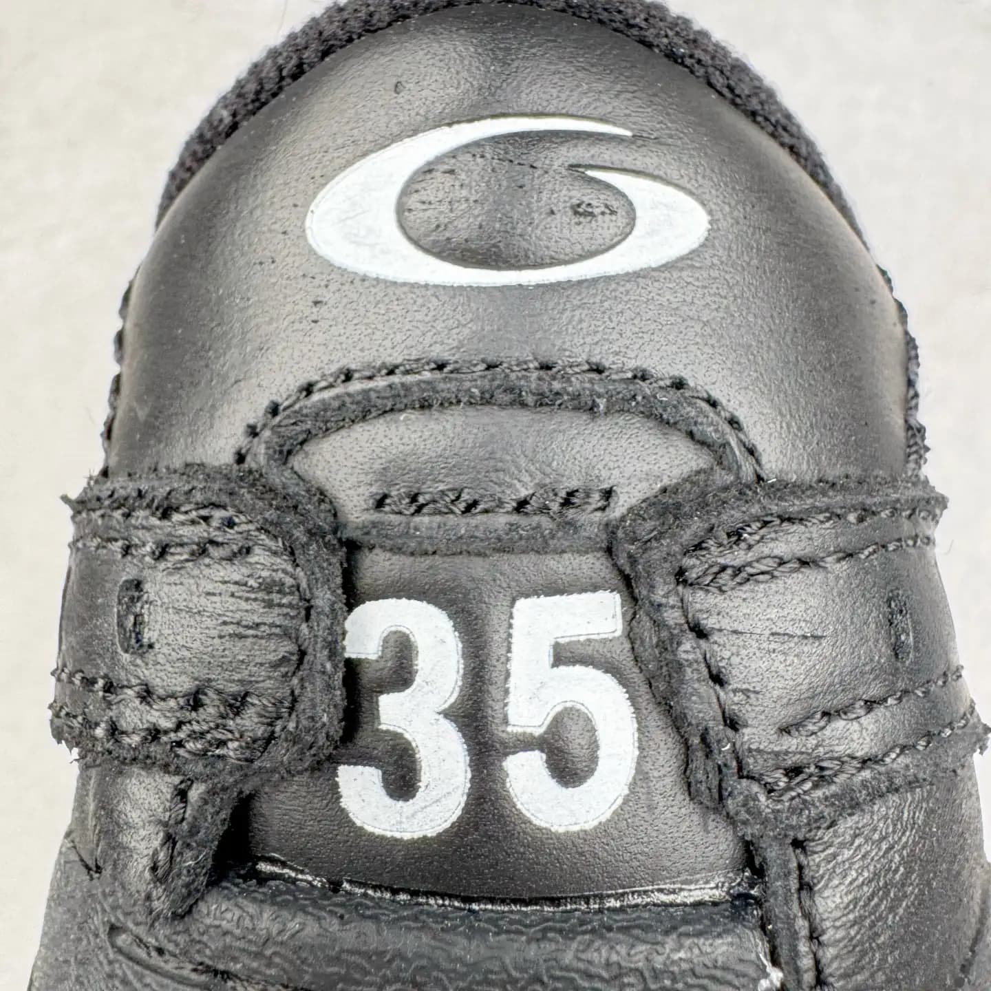 Balenciaga Hamptons Worn-Out Sneakers - Image 9