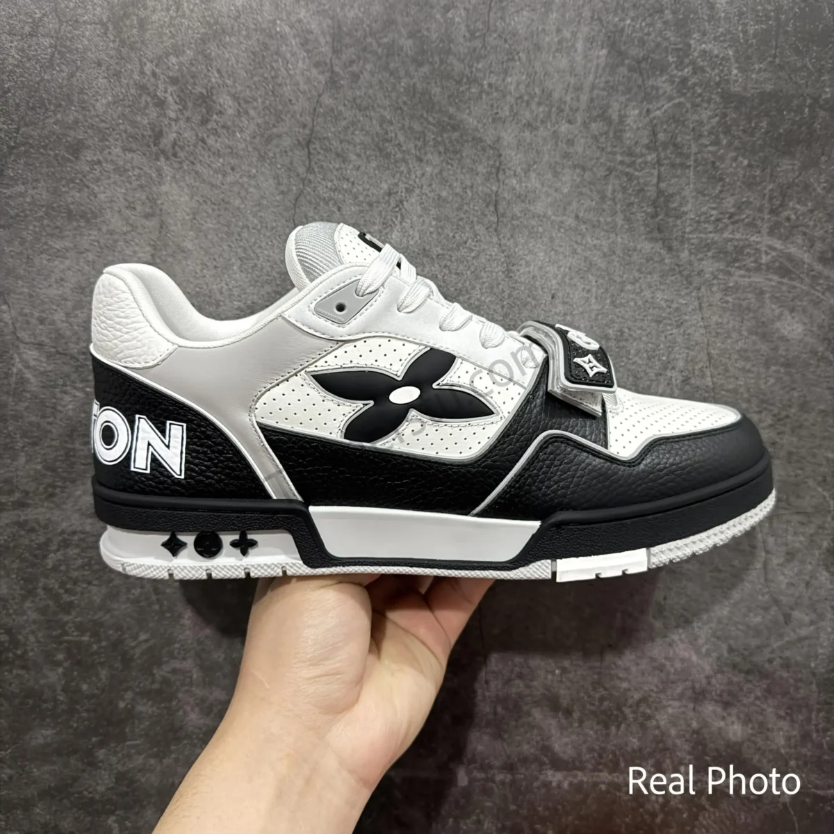 Trainer Velcro Sneaker - Image 1