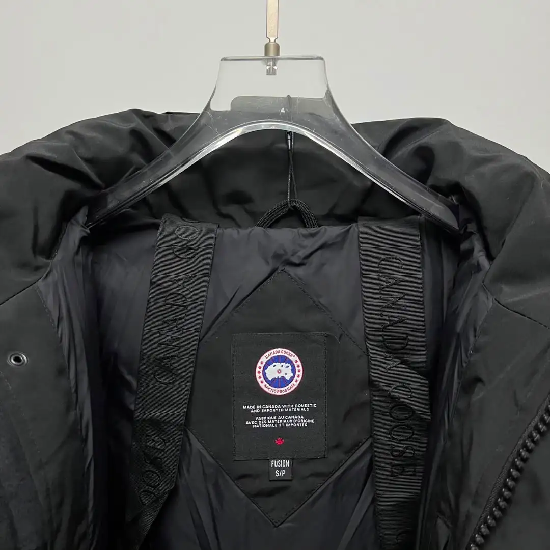 Canada Goose Wyndham - Image 9