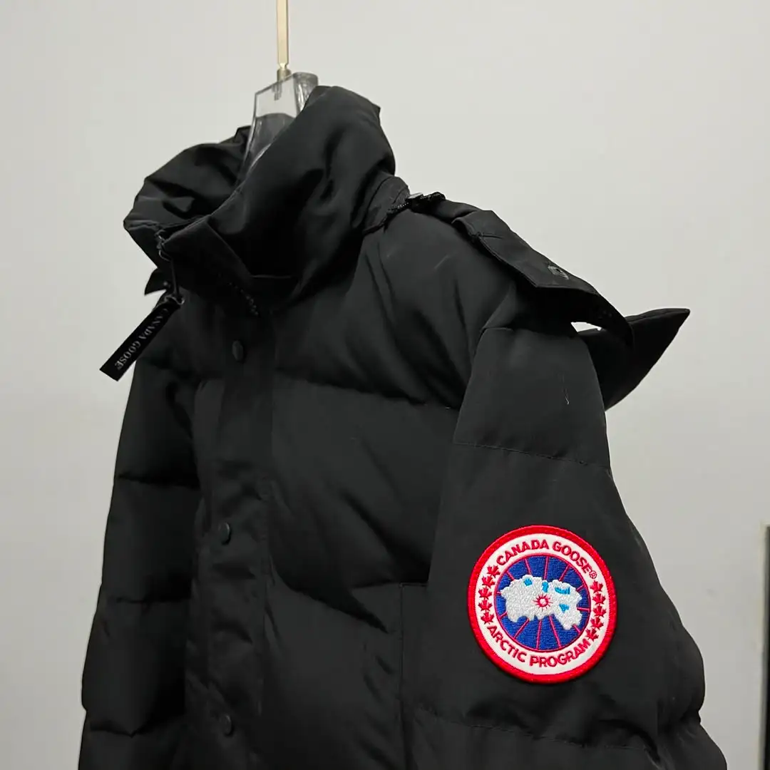 Canada Goose Wyndham - Image 10