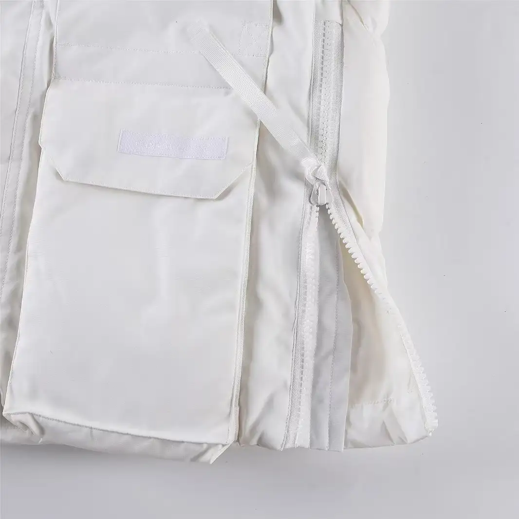 Canada Goose Down Jacket - Image 9