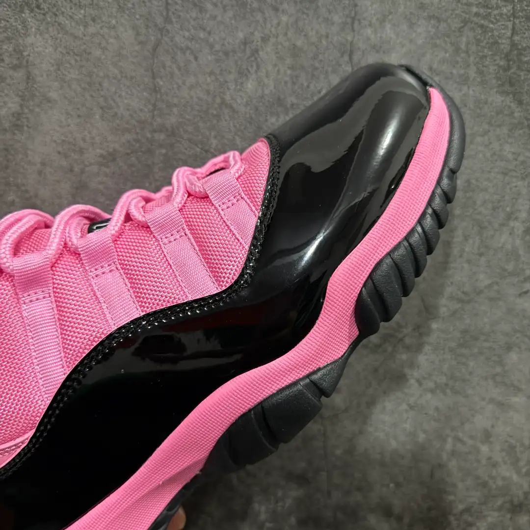 Air Jordan 11 - Image 3