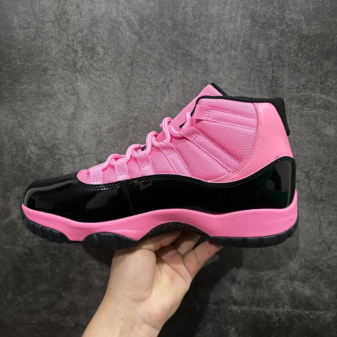 Air Jordan 11 - Image 4