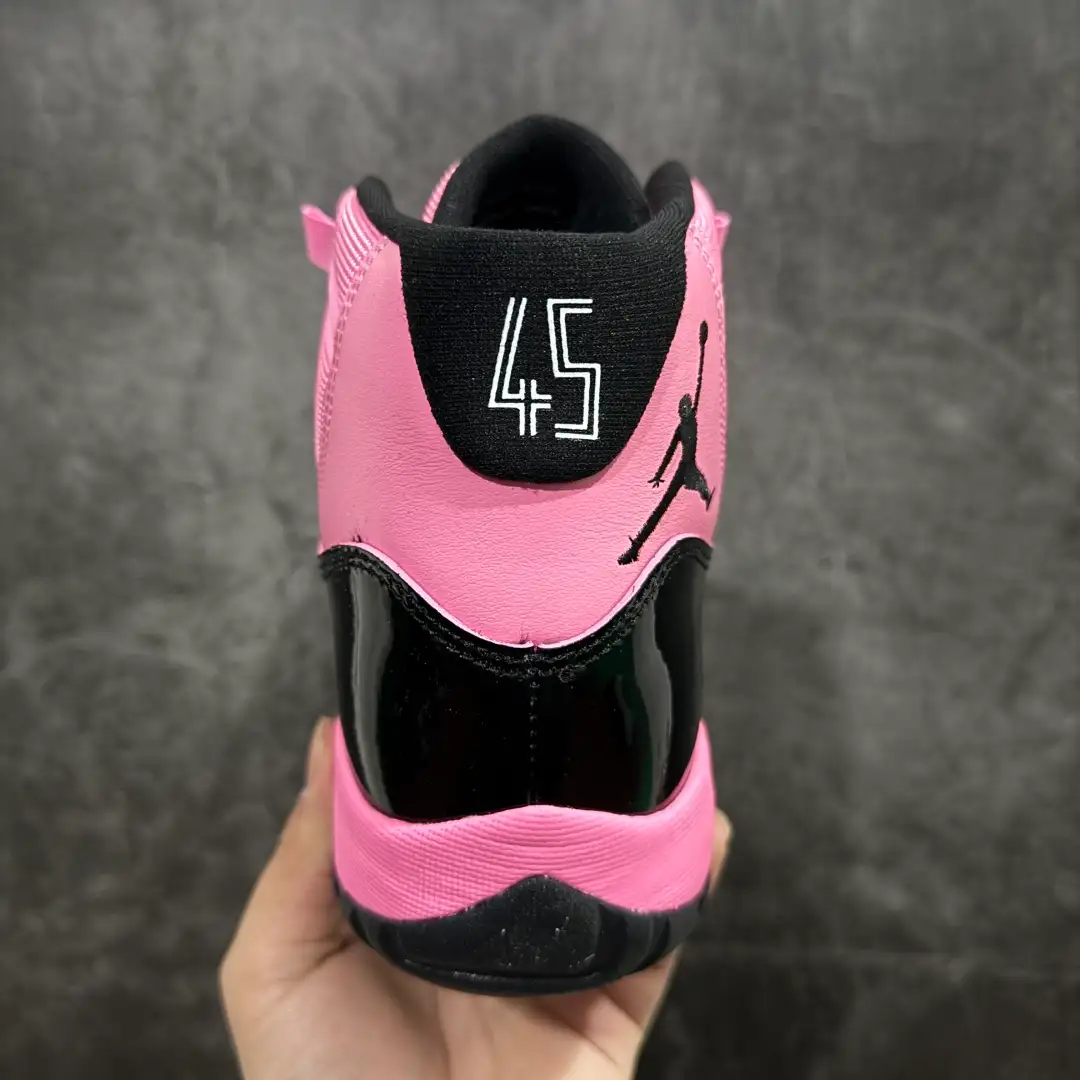 Air Jordan 11 - Image 7