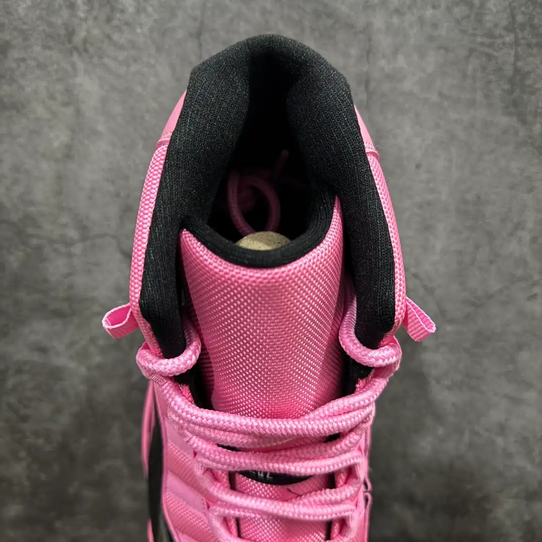 Air Jordan 11 - Image 9