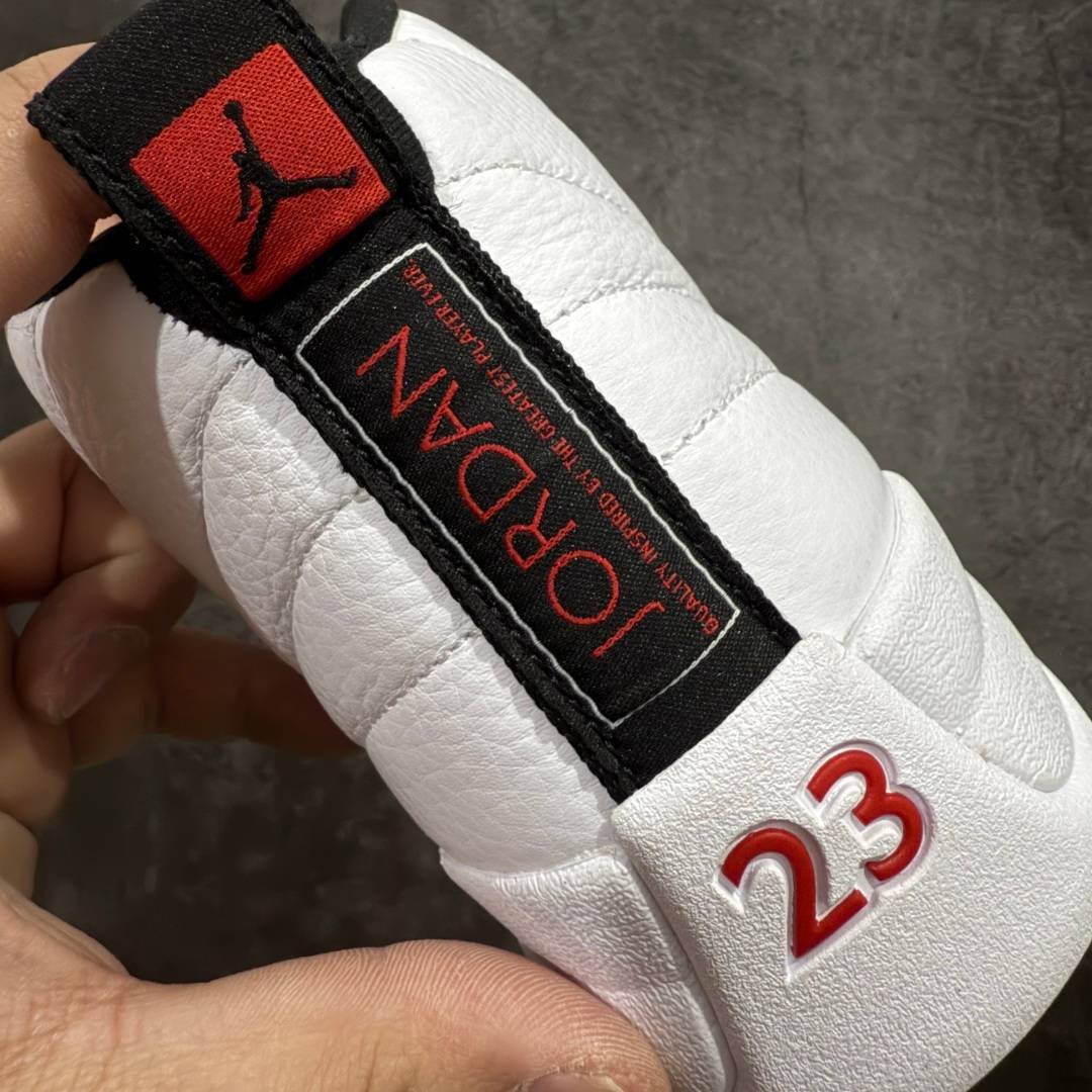 Air Jordan 12 - Image 4