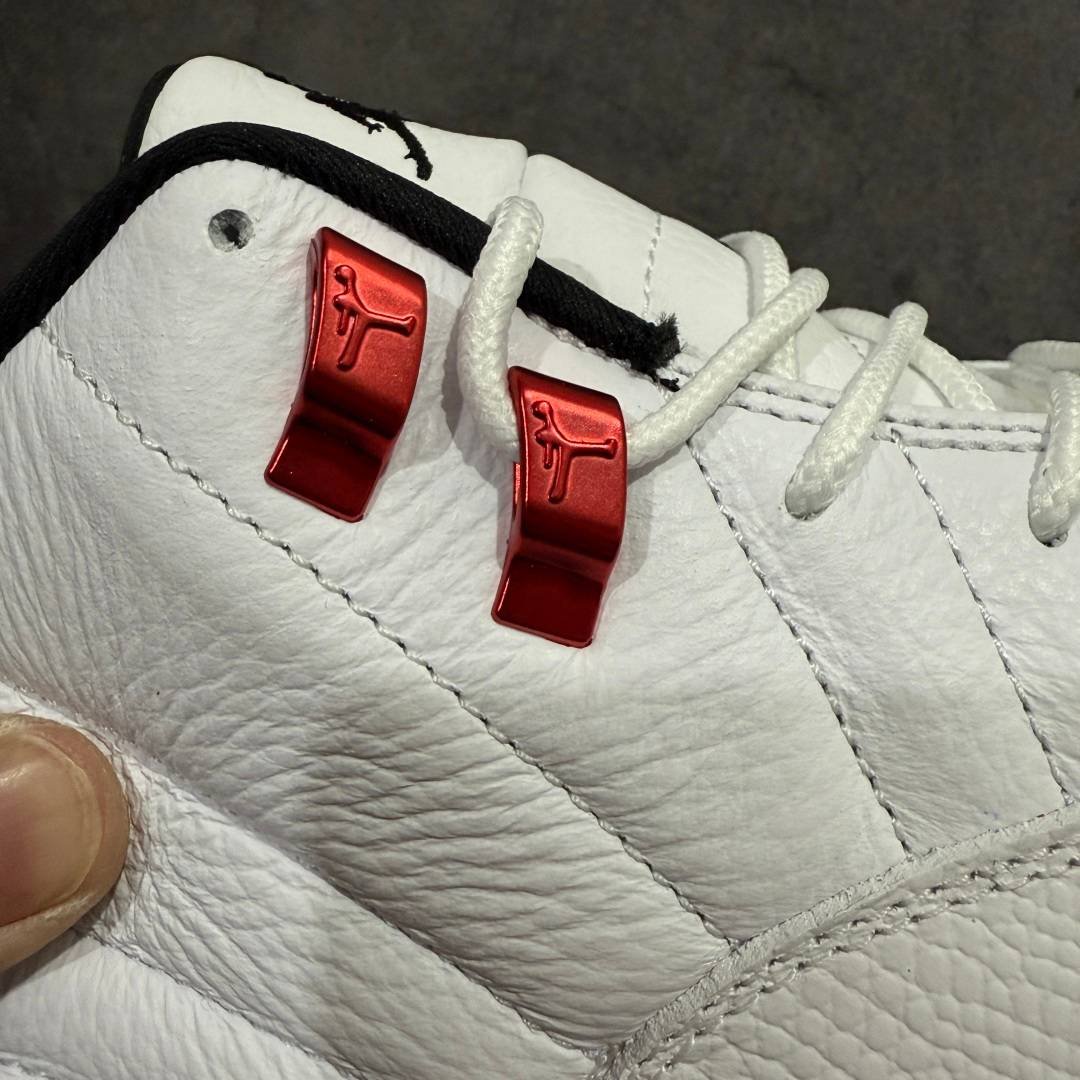 Air Jordan 12 - Image 9