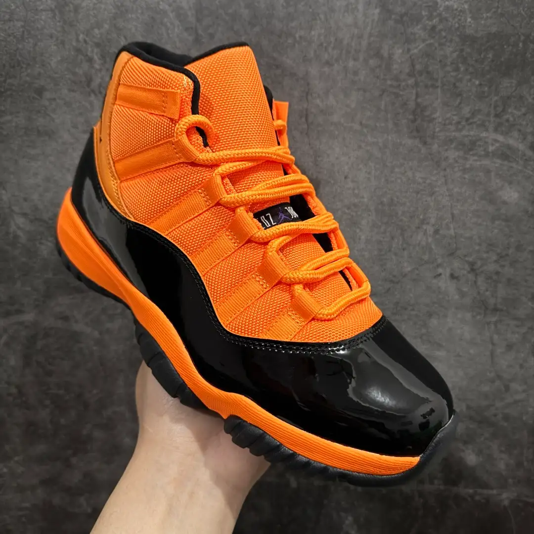 Air Jordan 11 - Image 3