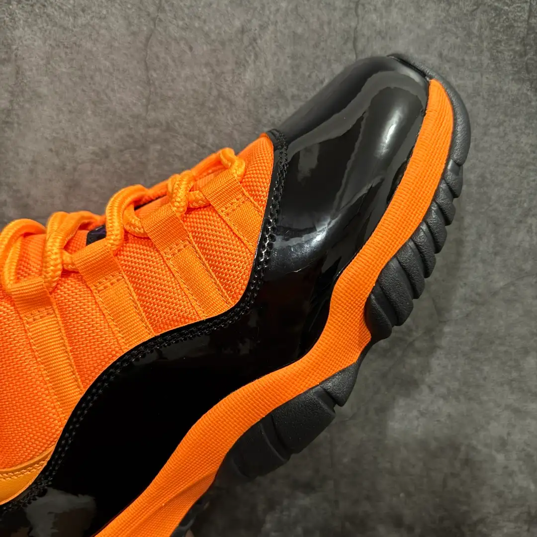 Air Jordan 11 - Image 5