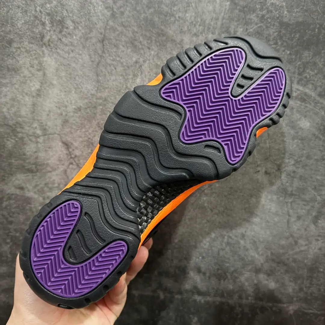 Air Jordan 11 - Image 6
