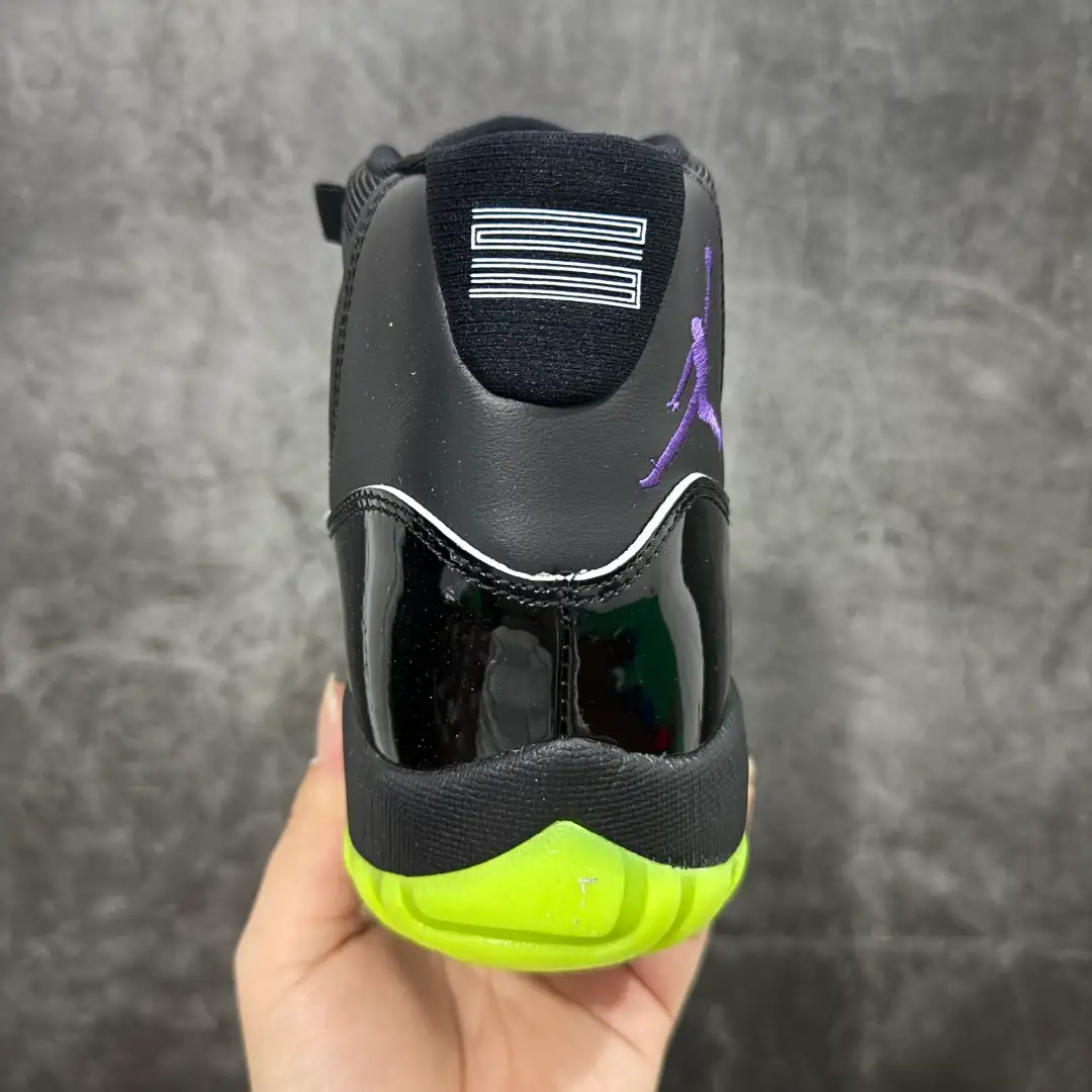 Air Jordan 11 - Image 6