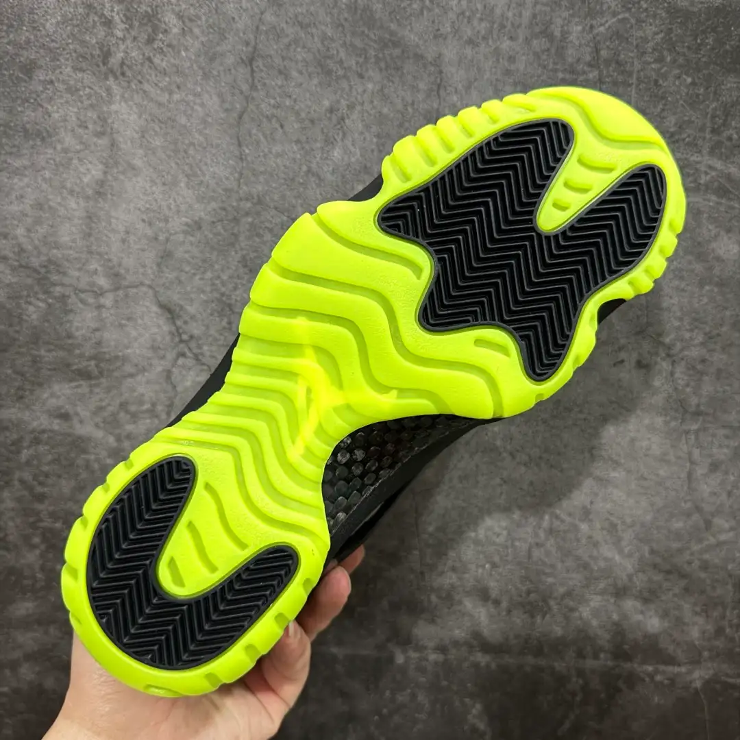 Air Jordan 11 - Image 7