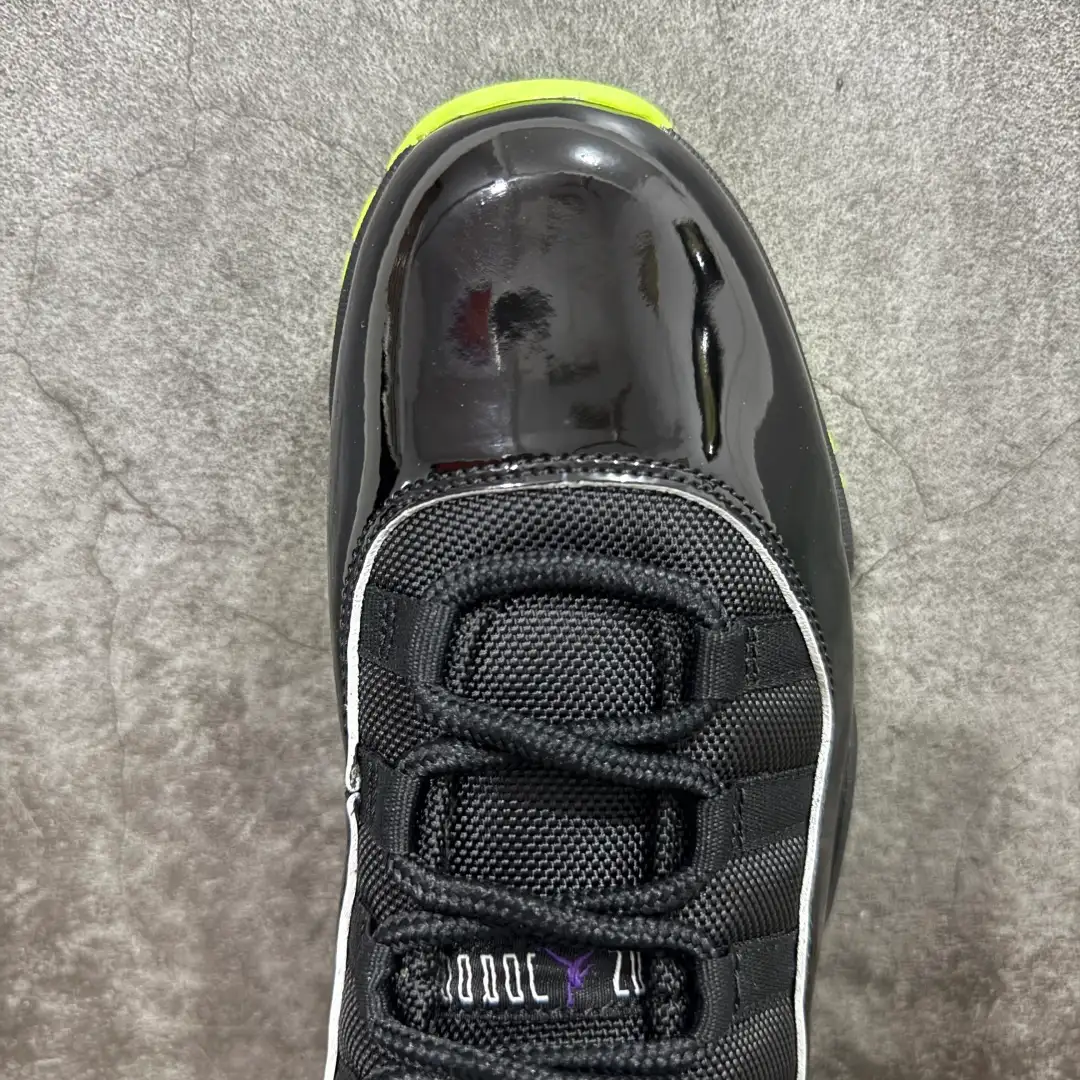 Air Jordan 11 - Image 8