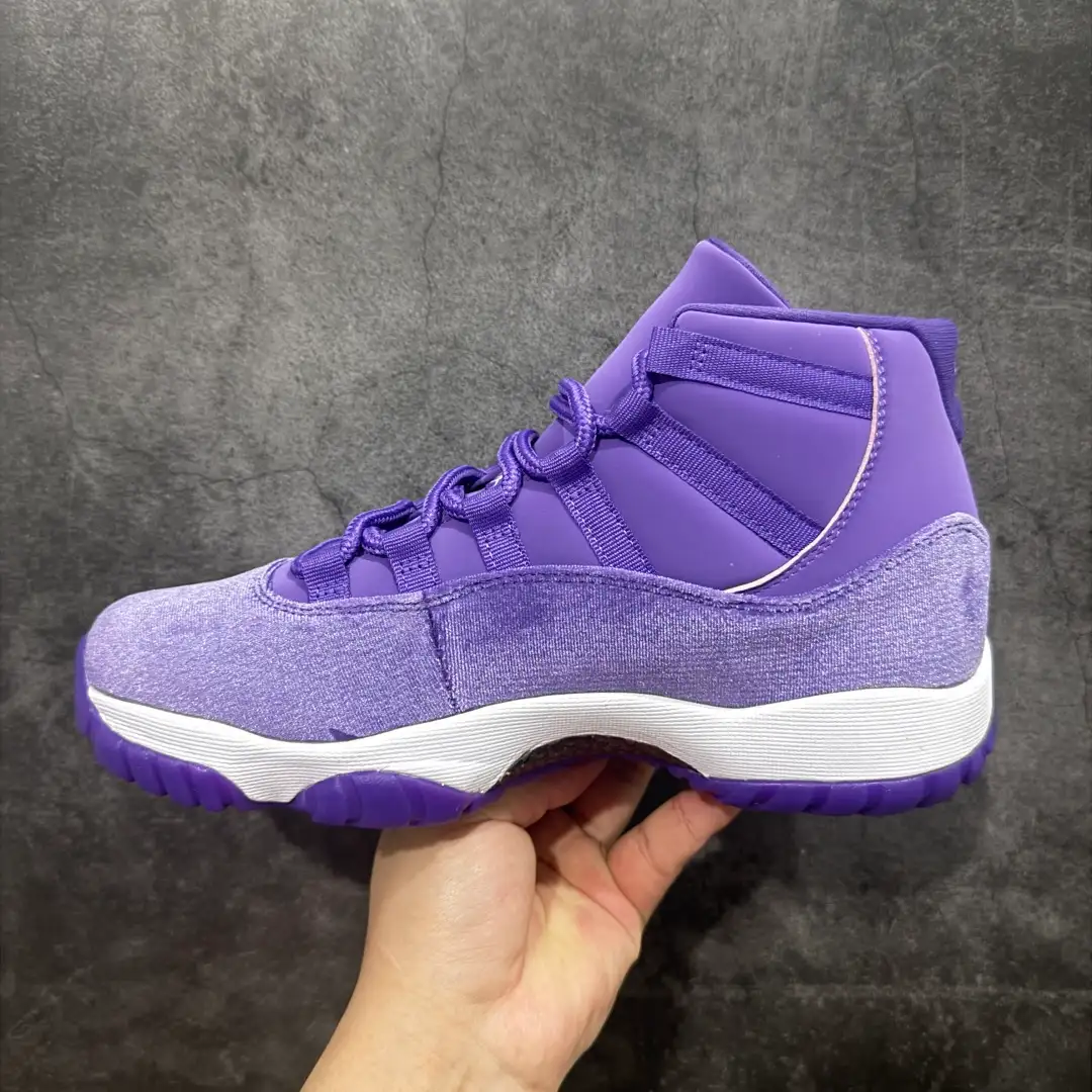 Air Jordan 11 - Image 3