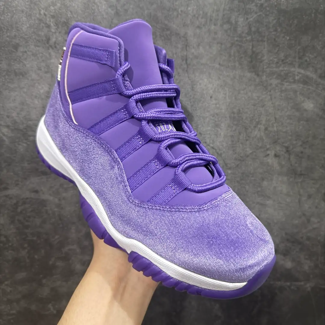 Air Jordan 11 - Image 5