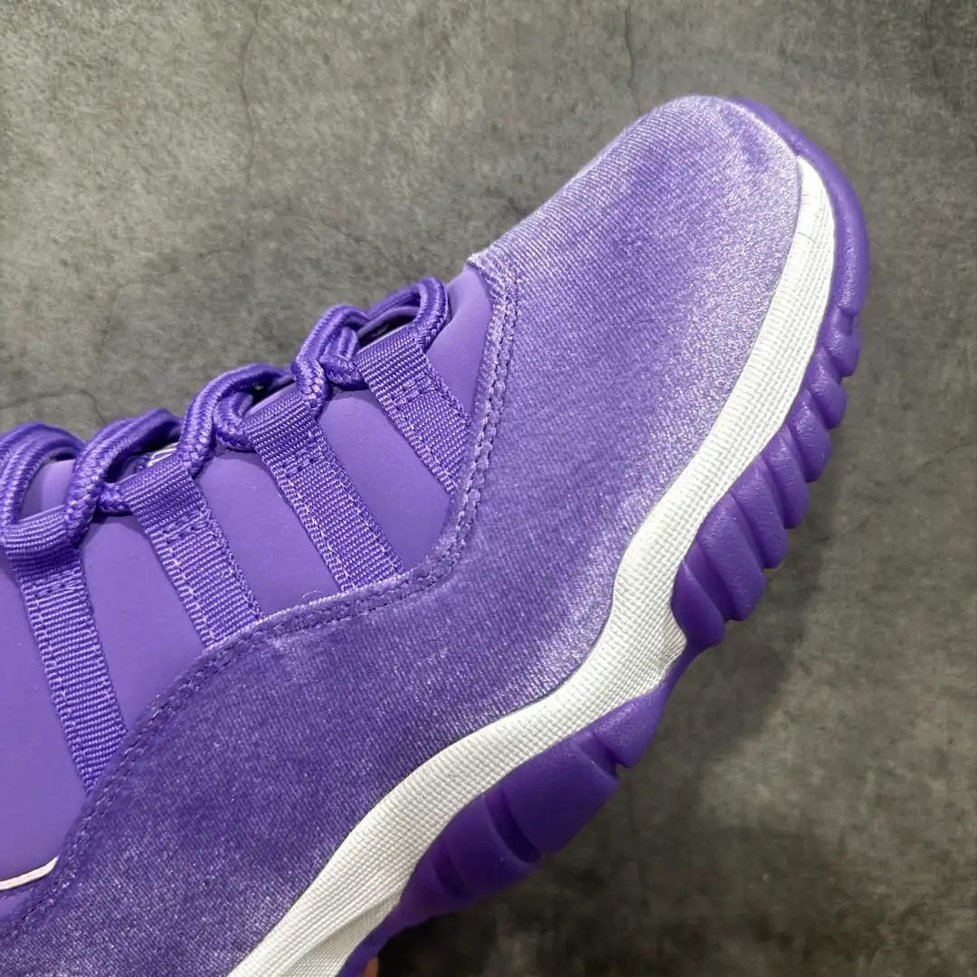 Air Jordan 11 - Image 6