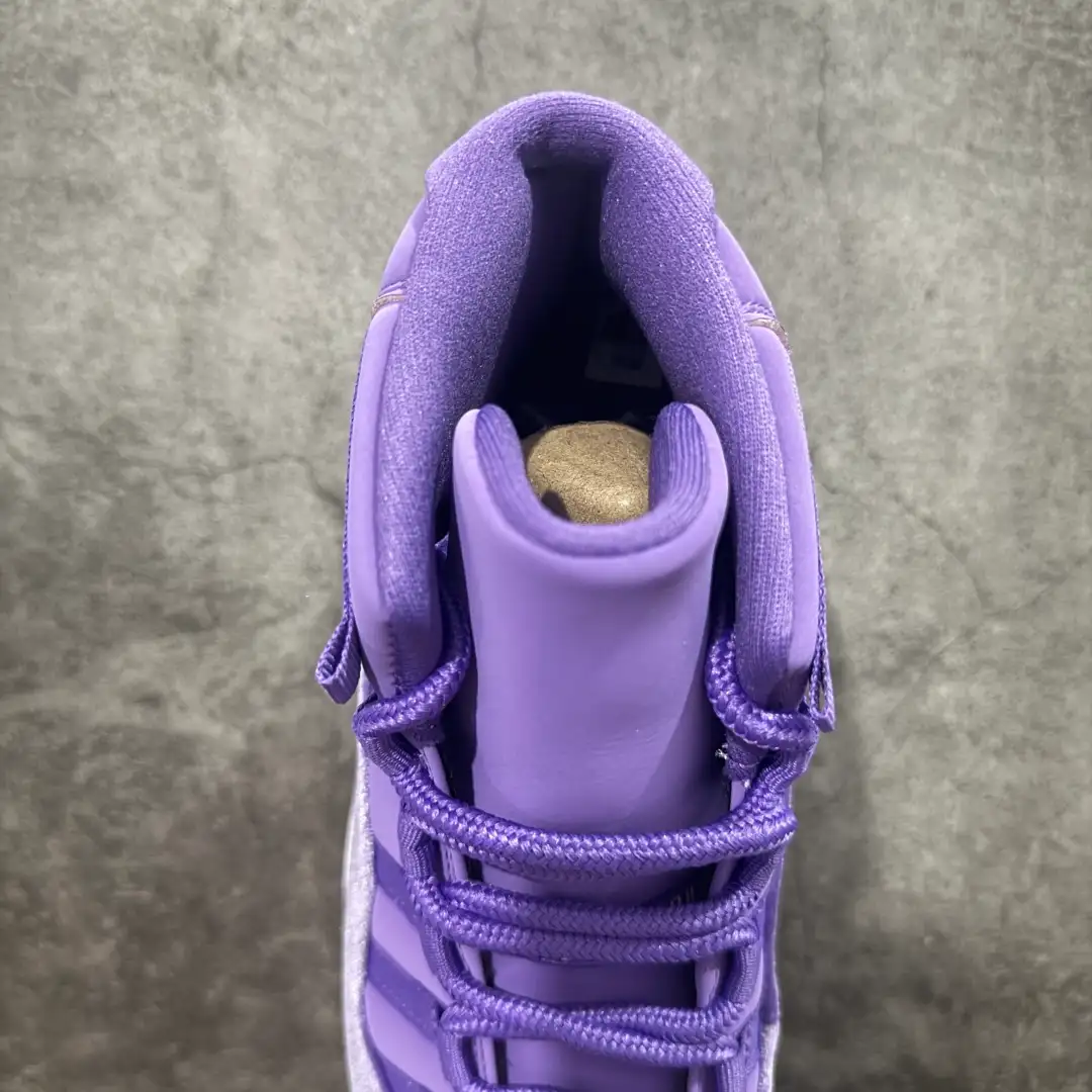 Air Jordan 11 - Image 9