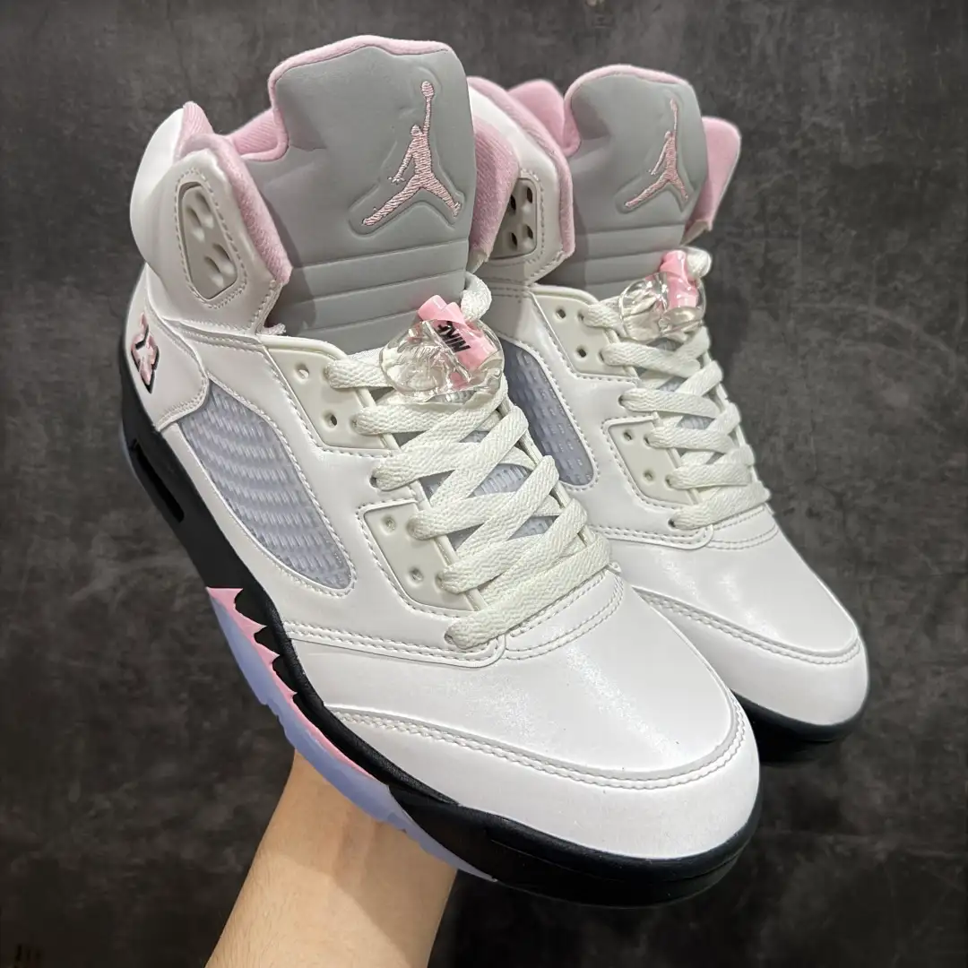 Air Jordan 5 - Image 1