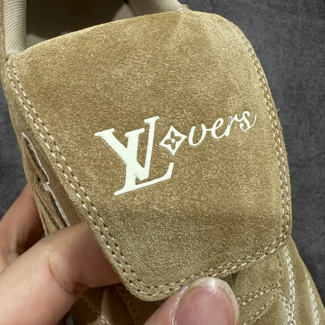 Louis Vuitton Footprint - Image 5
