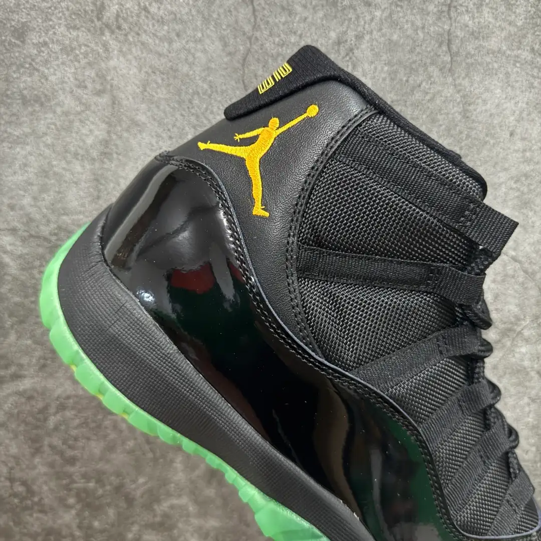 Air Jordan 11 - Image 9