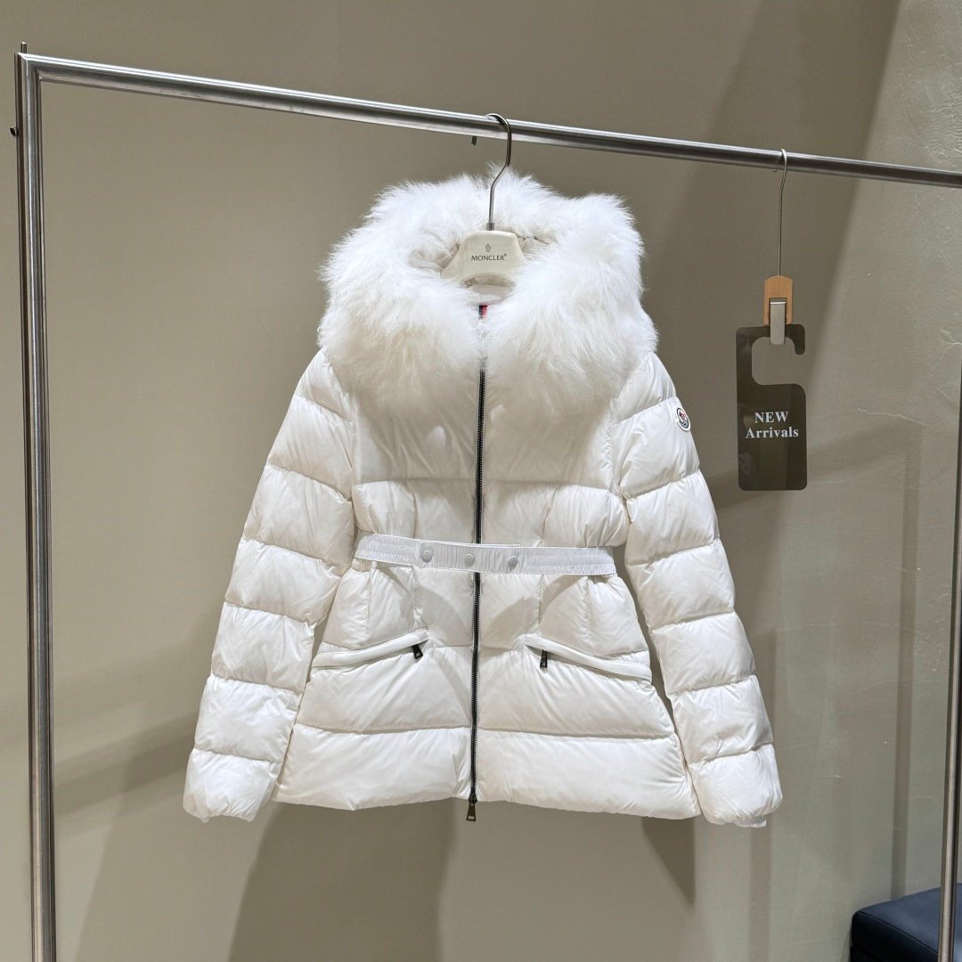 Moncler Short Goose down jacket for Women - Image 1