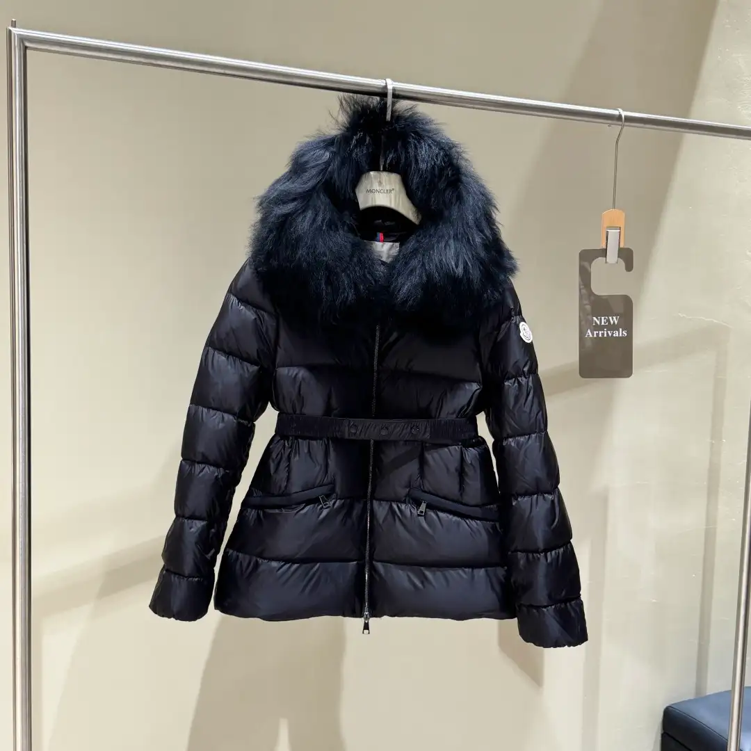 Moncler Short Goose down jacket for Women - Image 1