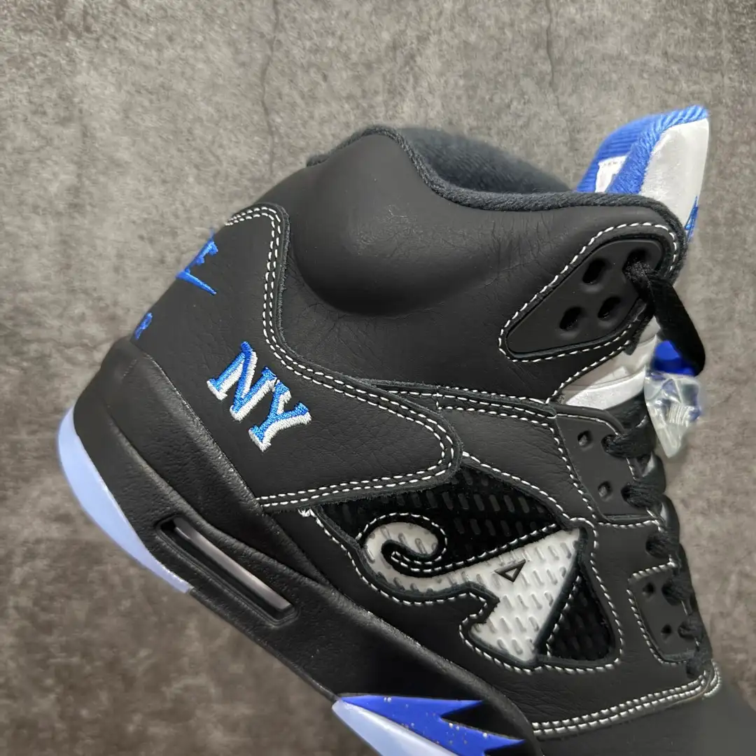 Air Jordan 5 - Image 5