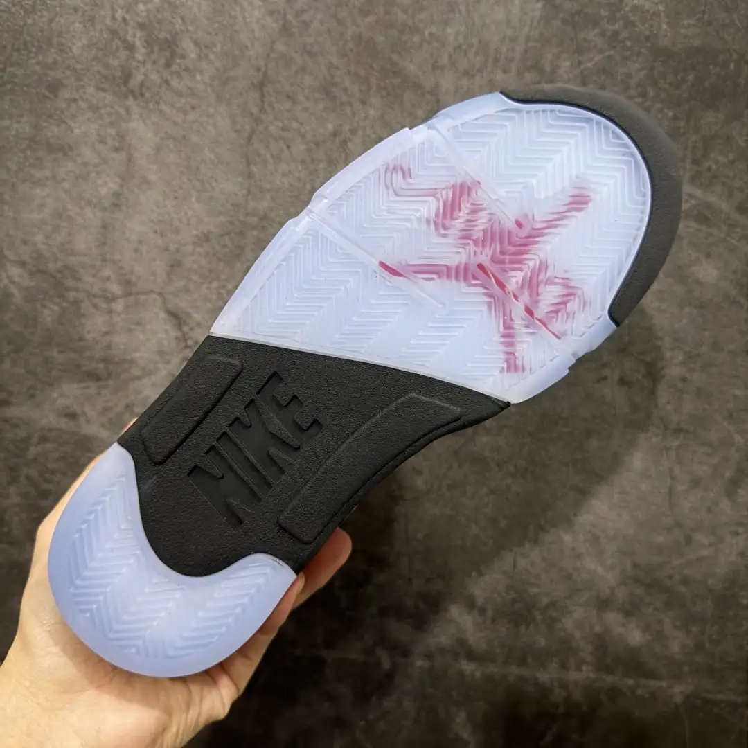 Air Jordan 5 - Image 2